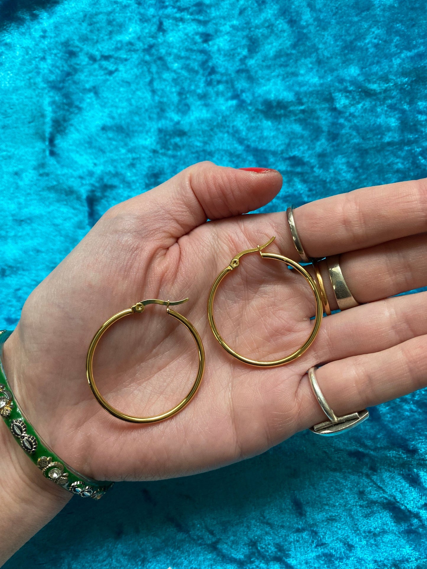 Simple stainless steel gold hoop earrings