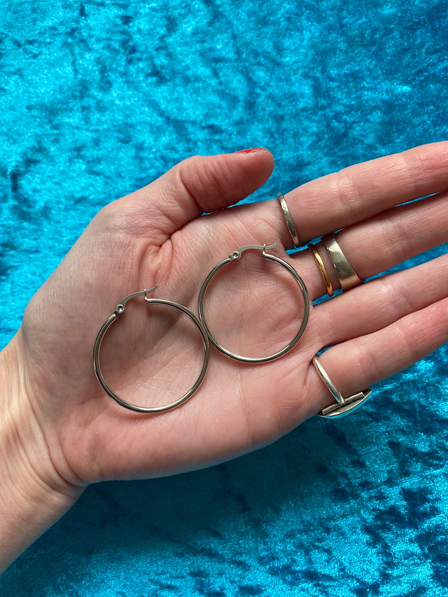 Simple stainless steel silver hoop earrings