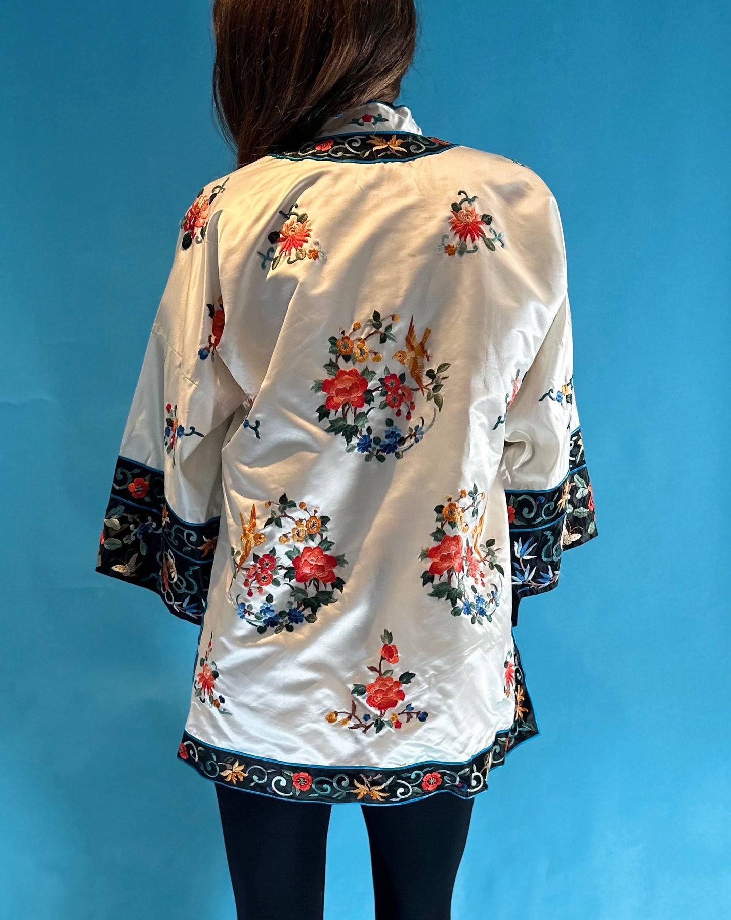 Vintage 1980s White Floral Embroidered Short Kimono Jacket.