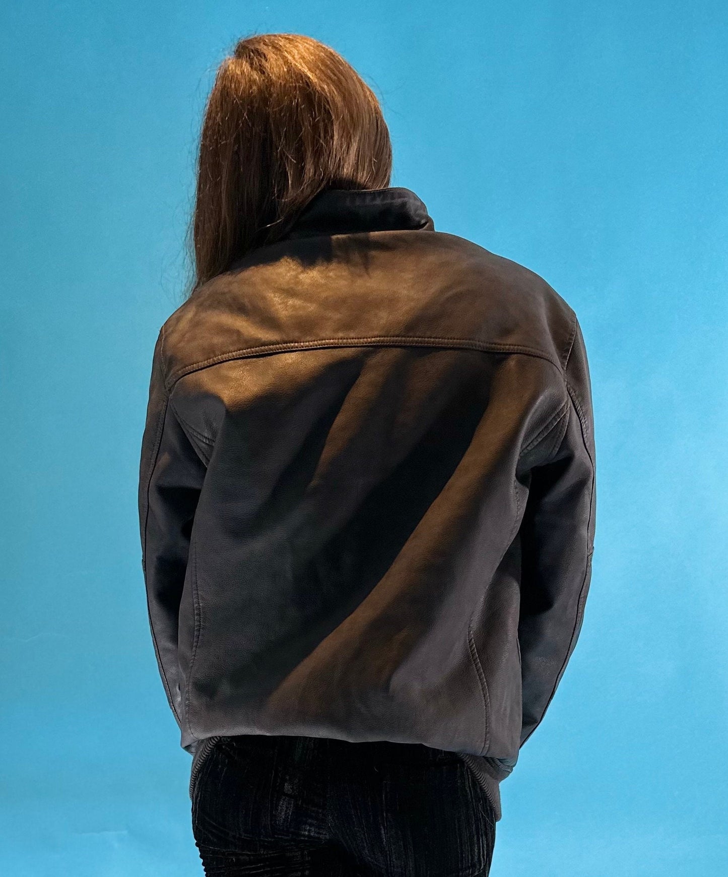 Vintage 1990s Maine Dark Brown Cuffed Zip Up Leather Bomber Jacket.