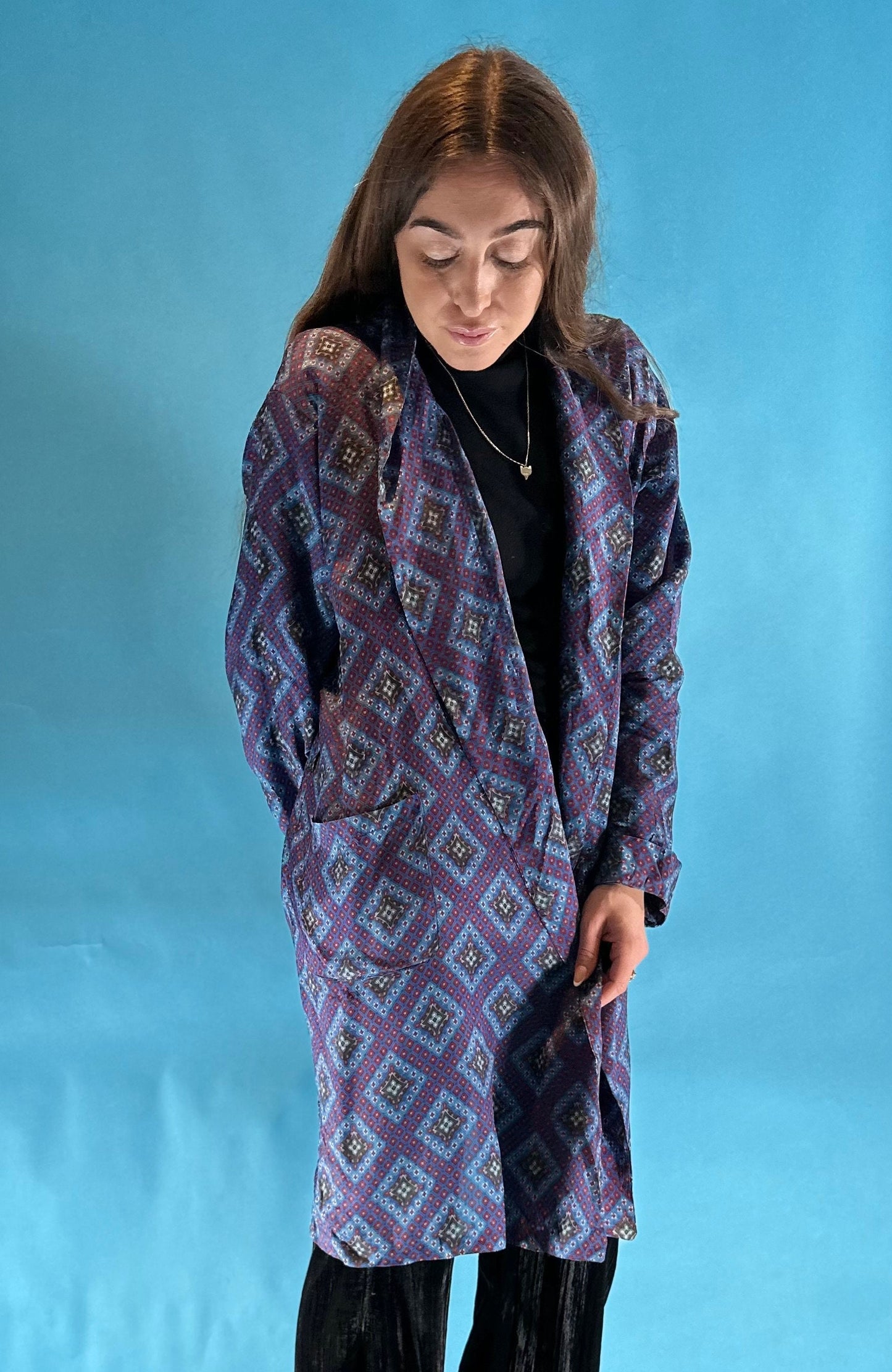 Vintage 1980s Textured Purple Indigo Blue Diamond Printed Lapel Smoking Jacket.