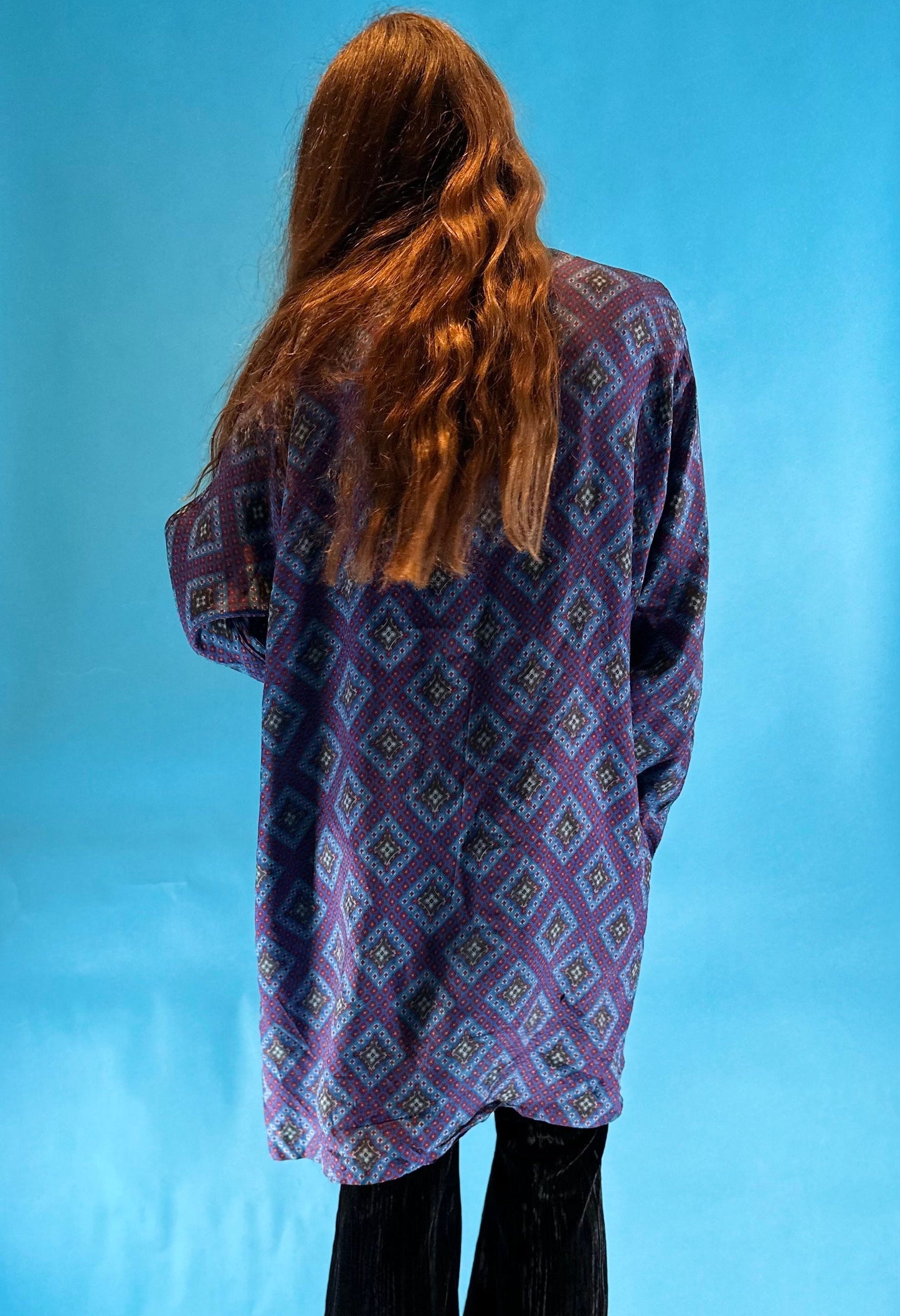Vintage 1980s Textured Purple Indigo Blue Diamond Printed Lapel Smoking Jacket.
