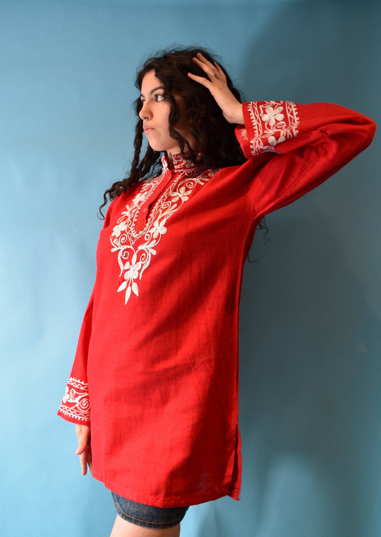 Vintage Size L Embroidered Long Sleeve Tunic Dress in Red.