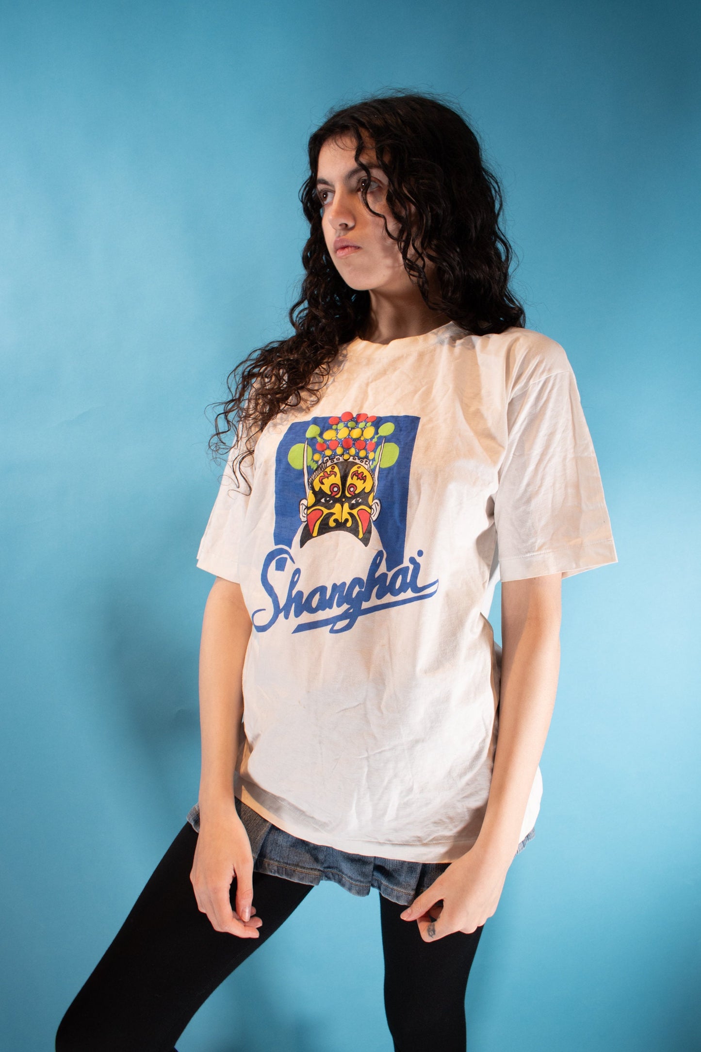 Vintage Y2K Size L Shanghai Graphic T-Shirt in White.
