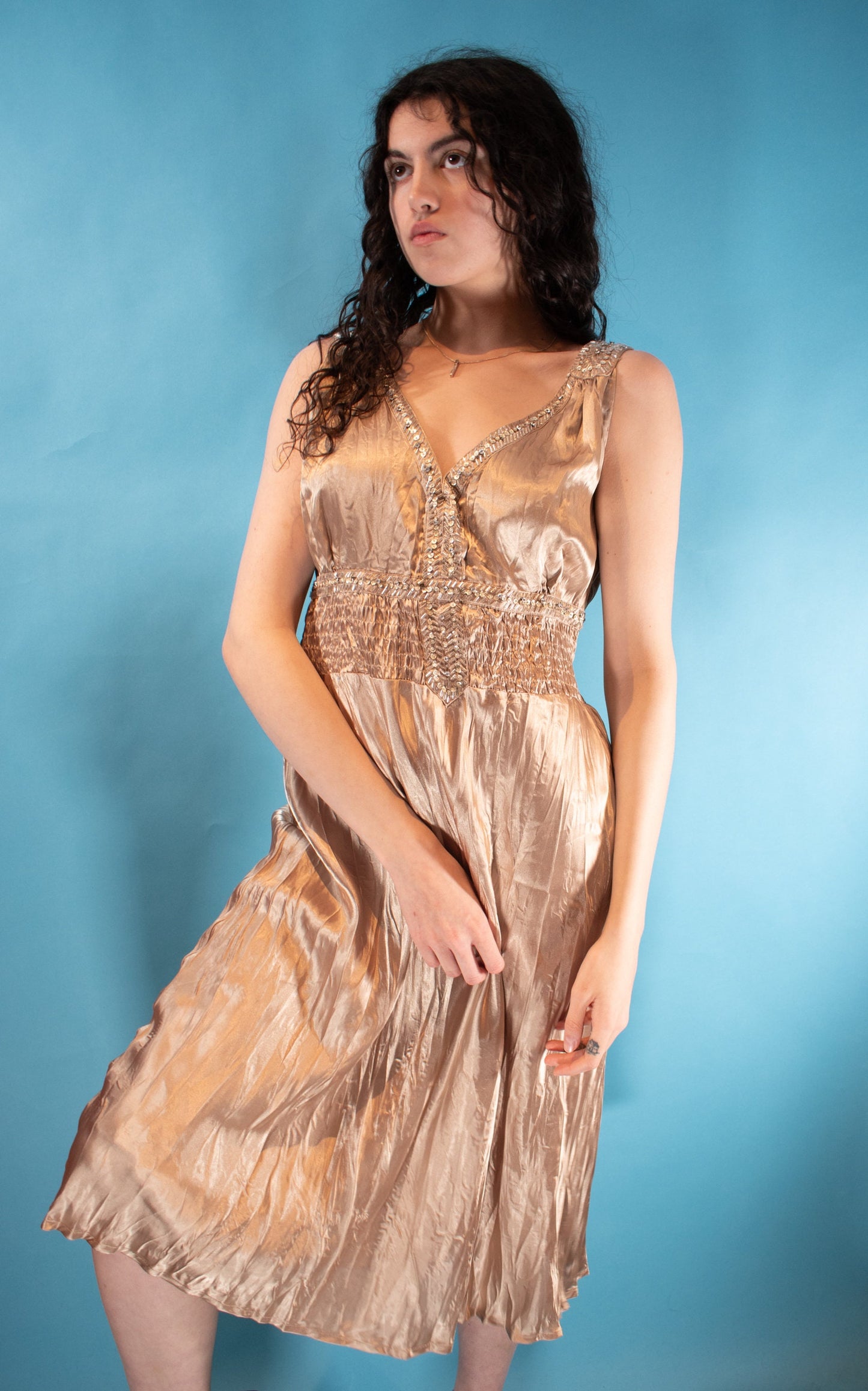 Vintage Y2K Size M/L Shirred V Neck Midi Dress in Gold Crinkle Satin.