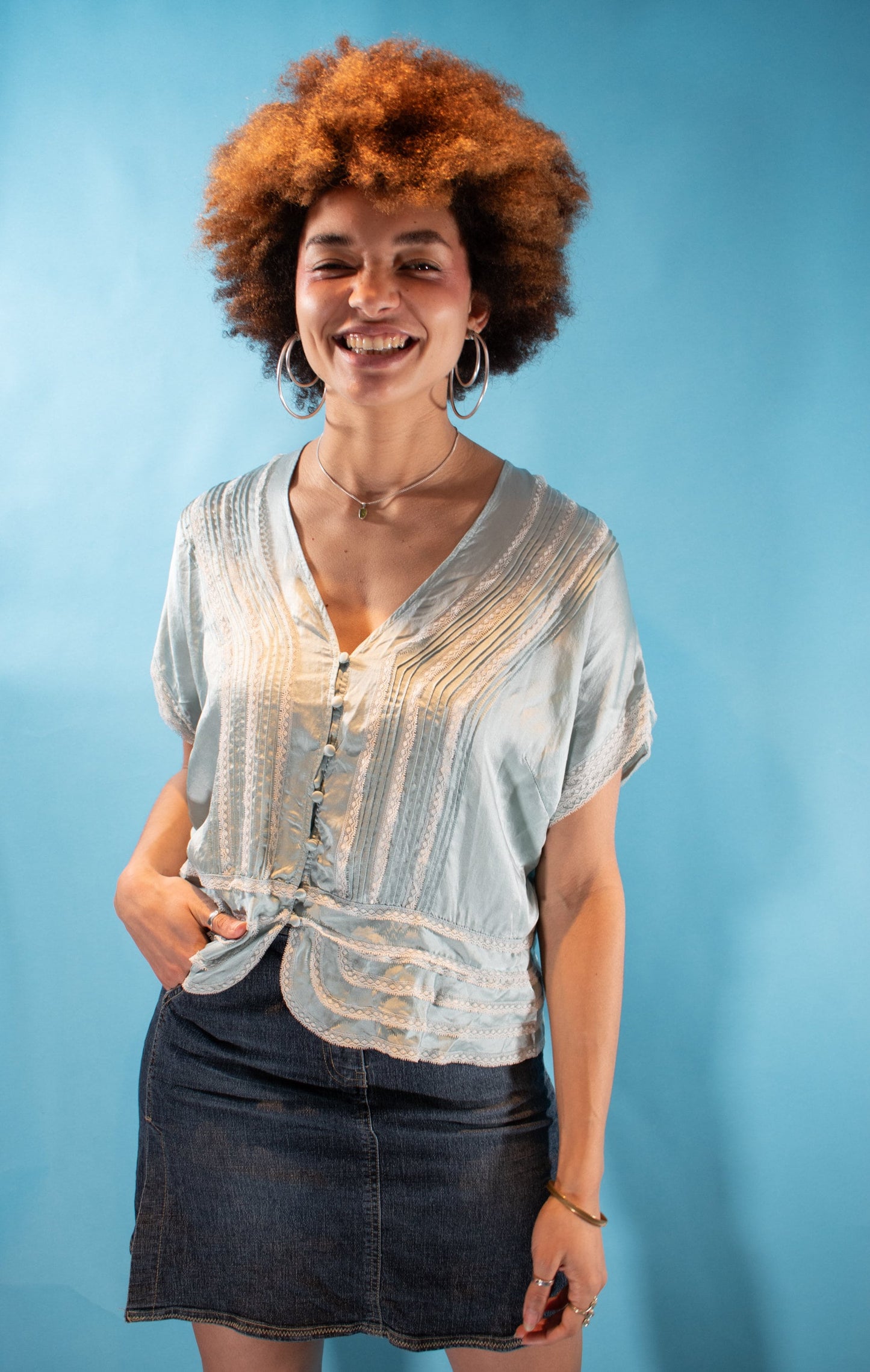 Vintage Y2K L Silk Button Up Blouse in Baby Blue & White.