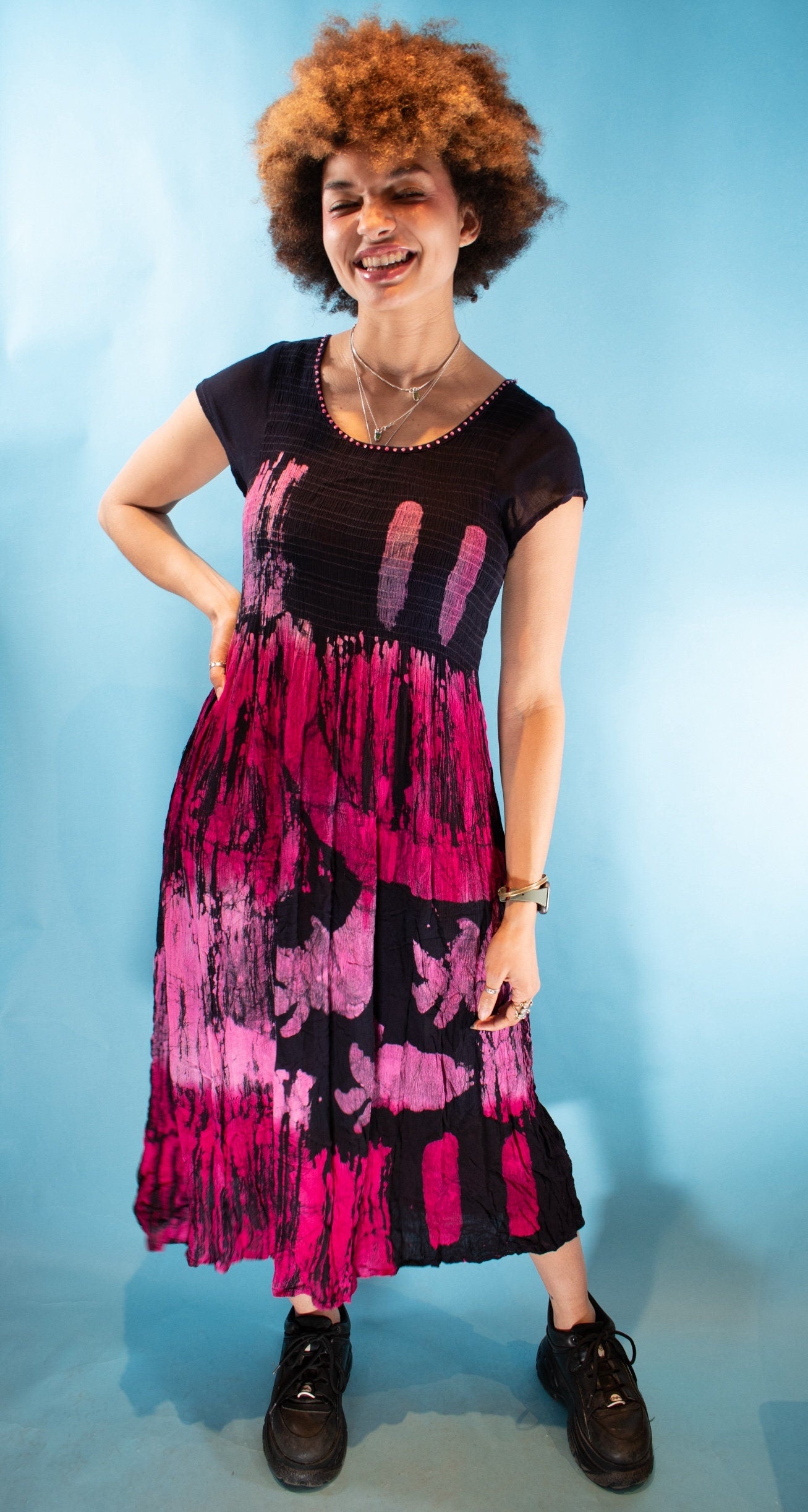 Vintage Y2K Free Size Shirred T-Shirt Maxi Dress in Black & Pink Tropical Print.