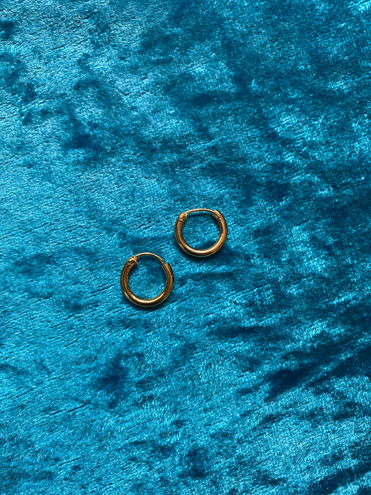 Gold plated huggy style hoop earrings