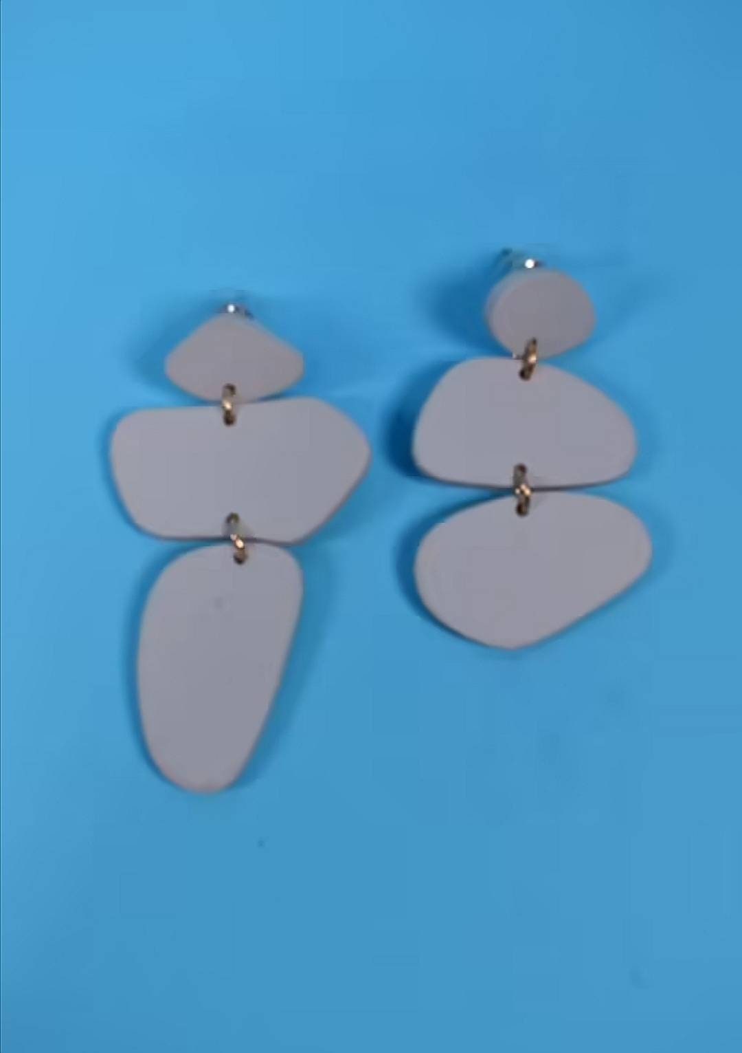 NWOT Asymmetric Acrylic Silver Grey Abstract Drop Earrings