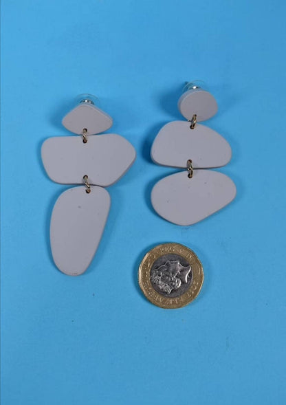 NWOT Asymmetric Acrylic Silver Grey Abstract Drop Earrings