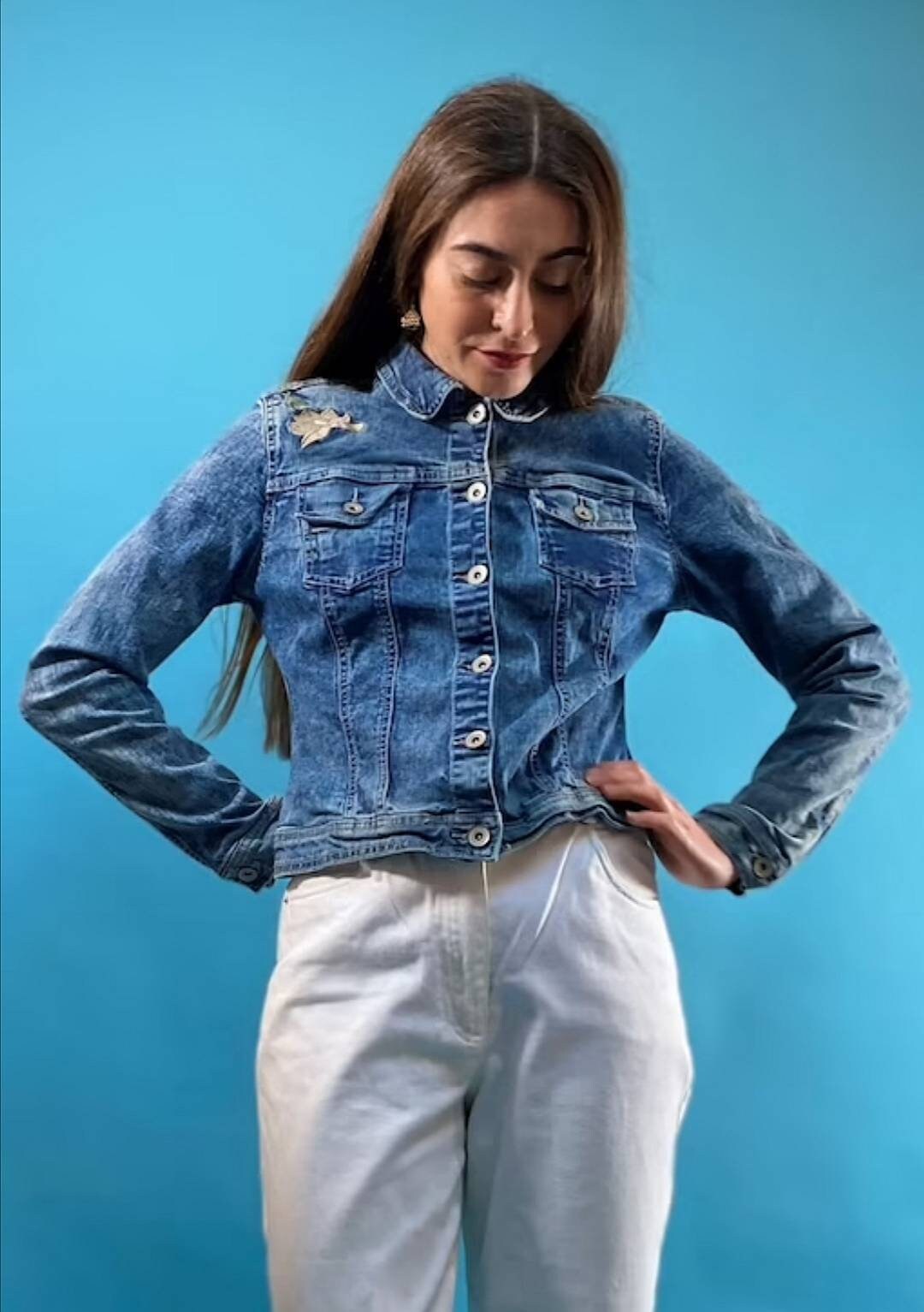 Vintage Denim Jacket With Floral Embroidery.
