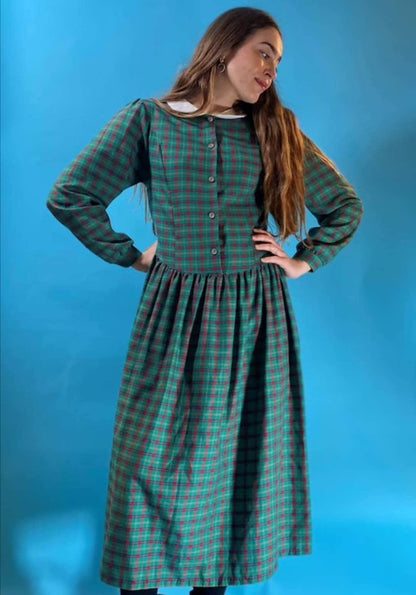 Vintage 80s Babydoll Checked Dress With White Collar.