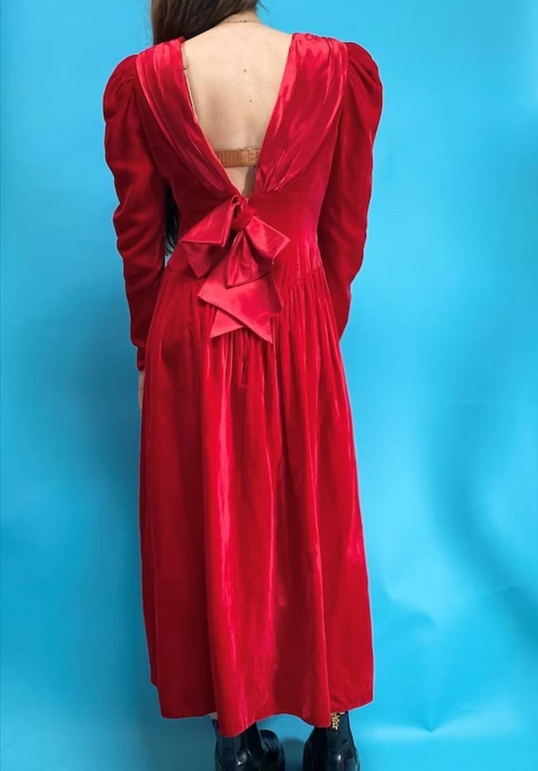 1980s Red Velvet Party Dress Gown Fitted Bust Bow V Back UK 6 8