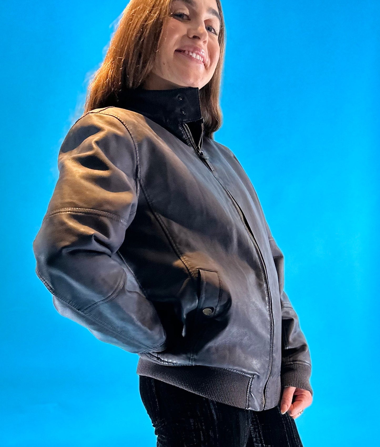 Vintage 1990s Maine Dark Brown Cuffed Zip Up Leather Bomber Jacket.