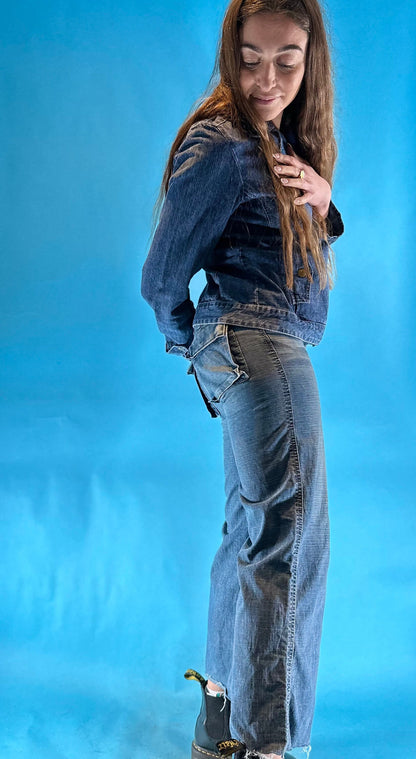 Vintage Y2K Boot Cut Flare Low Rise Washed Denim Jeans with Raw Edge Hem.