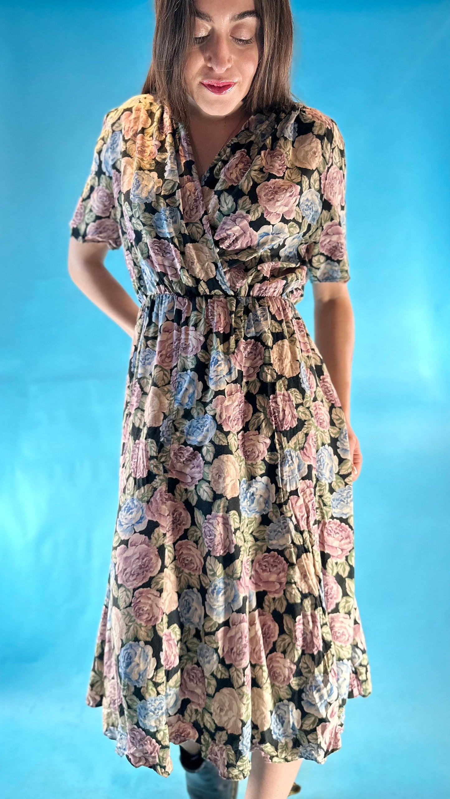 Vintage 1980s Short Sleeve Rose Floral Printed Wrap Over V Neck Midi Dress.
