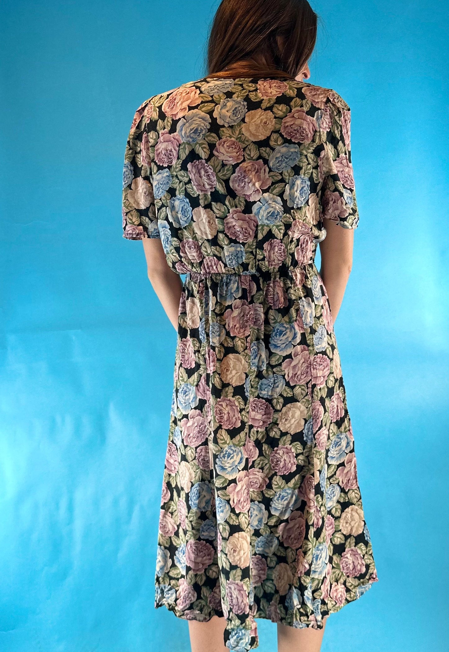 Vintage 1980s Short Sleeve Rose Floral Printed Wrap Over V Neck Midi Dress.