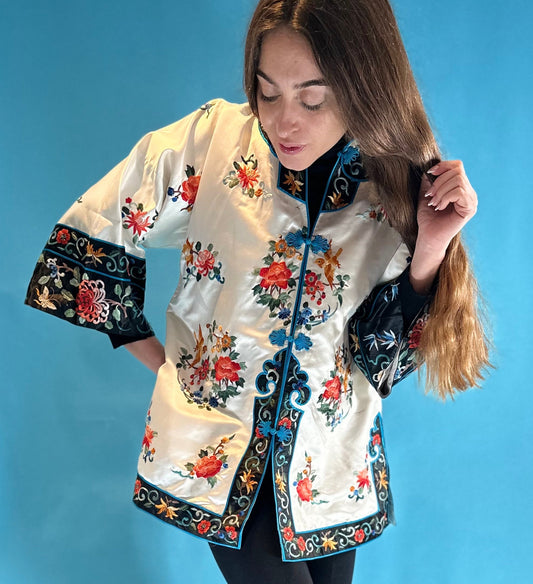 Vintage 1980s White Floral Embroidered Short Kimono Jacket.