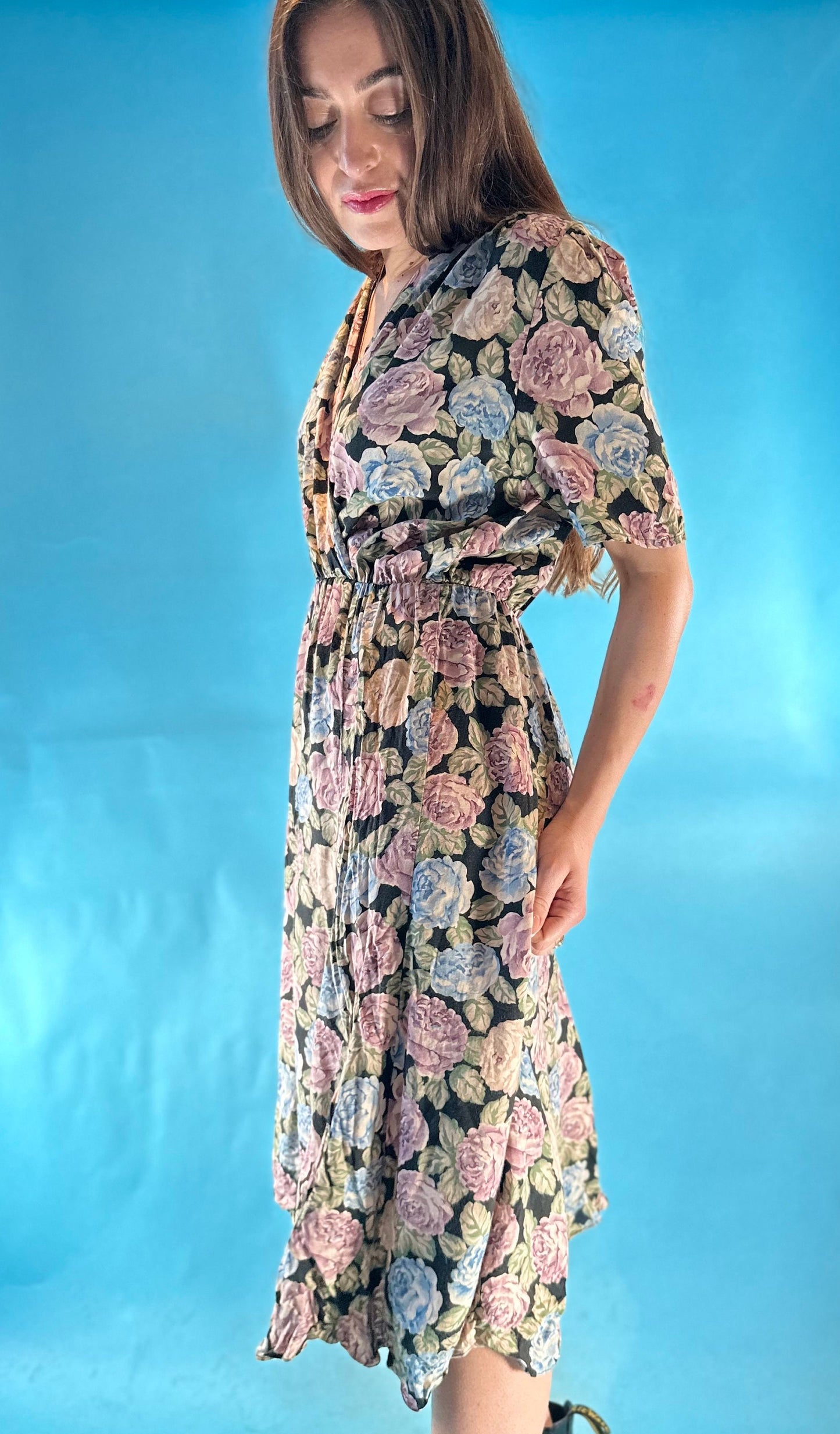 Vintage 1980s Short Sleeve Rose Floral Printed Wrap Over V Neck Midi Dress.