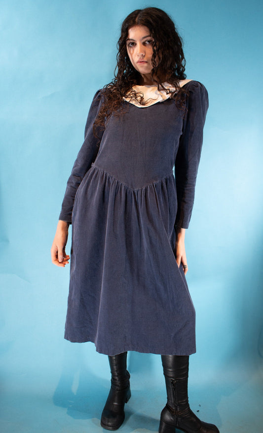 Vintage 1970s Size M Long Sleeve Corduroy Collared Dress in Blue.
