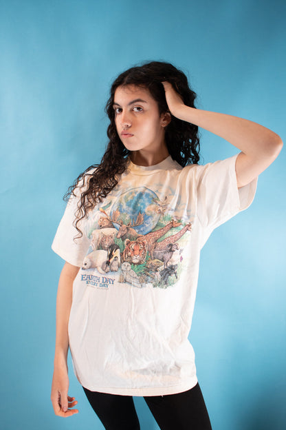 Vintage 1990s Size L Earth Day Graphic T-Shirt.