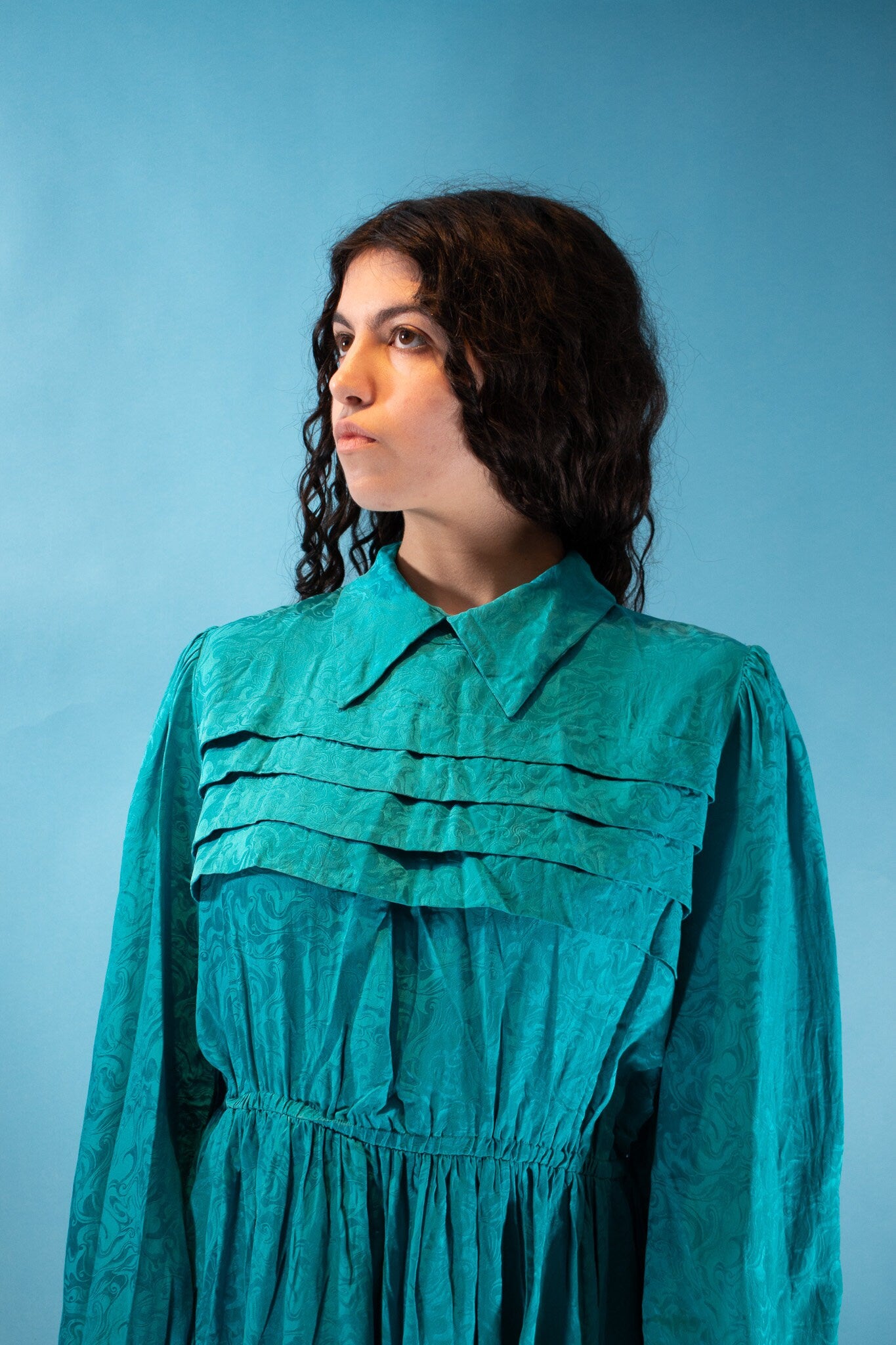 Vintage 1980s Size M/L Silk Ruffle Collared Midi Dress in Turquoise.