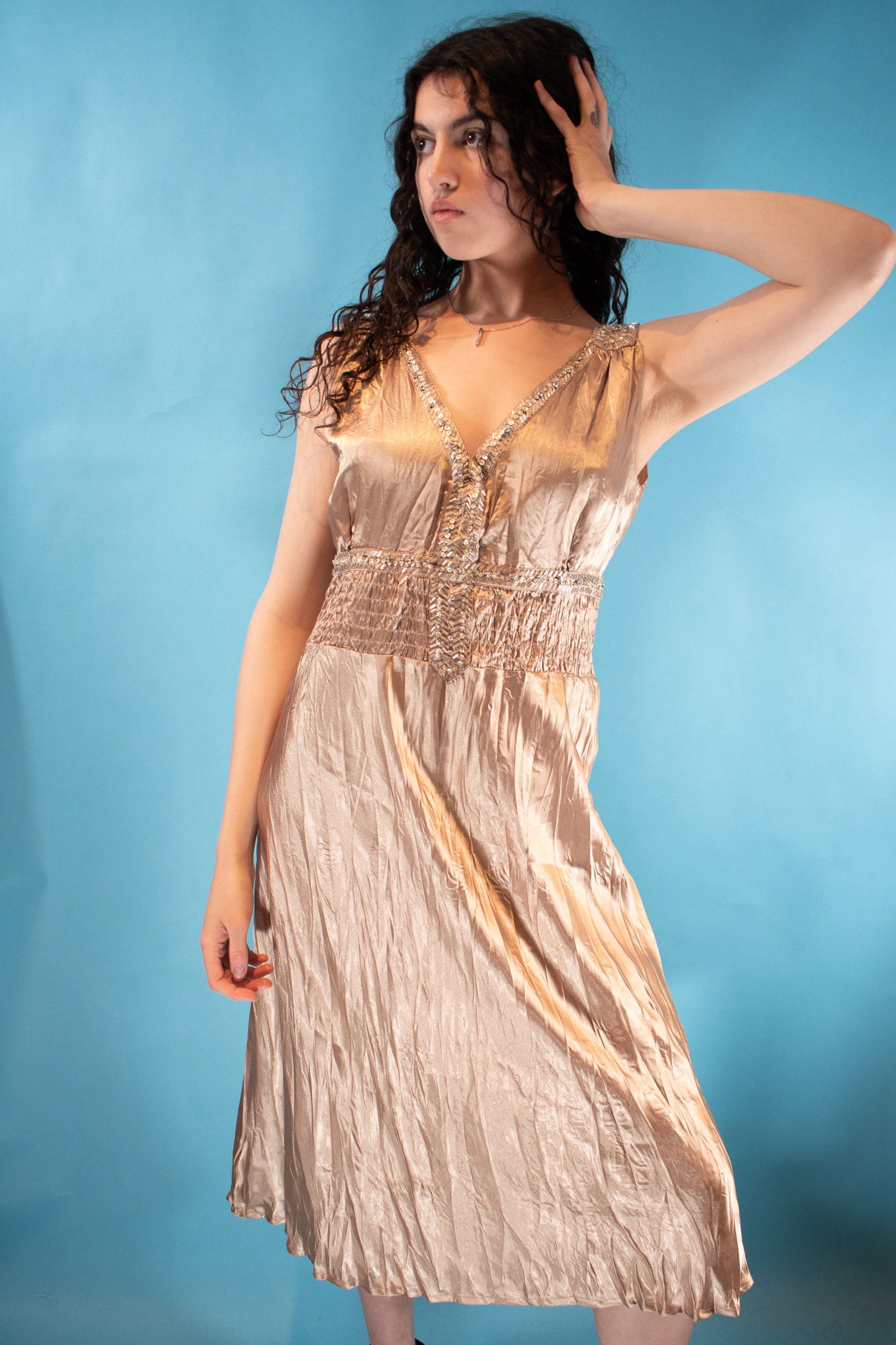 Vintage Y2K Size M/L Shirred V Neck Midi Dress in Gold Crinkle Satin.