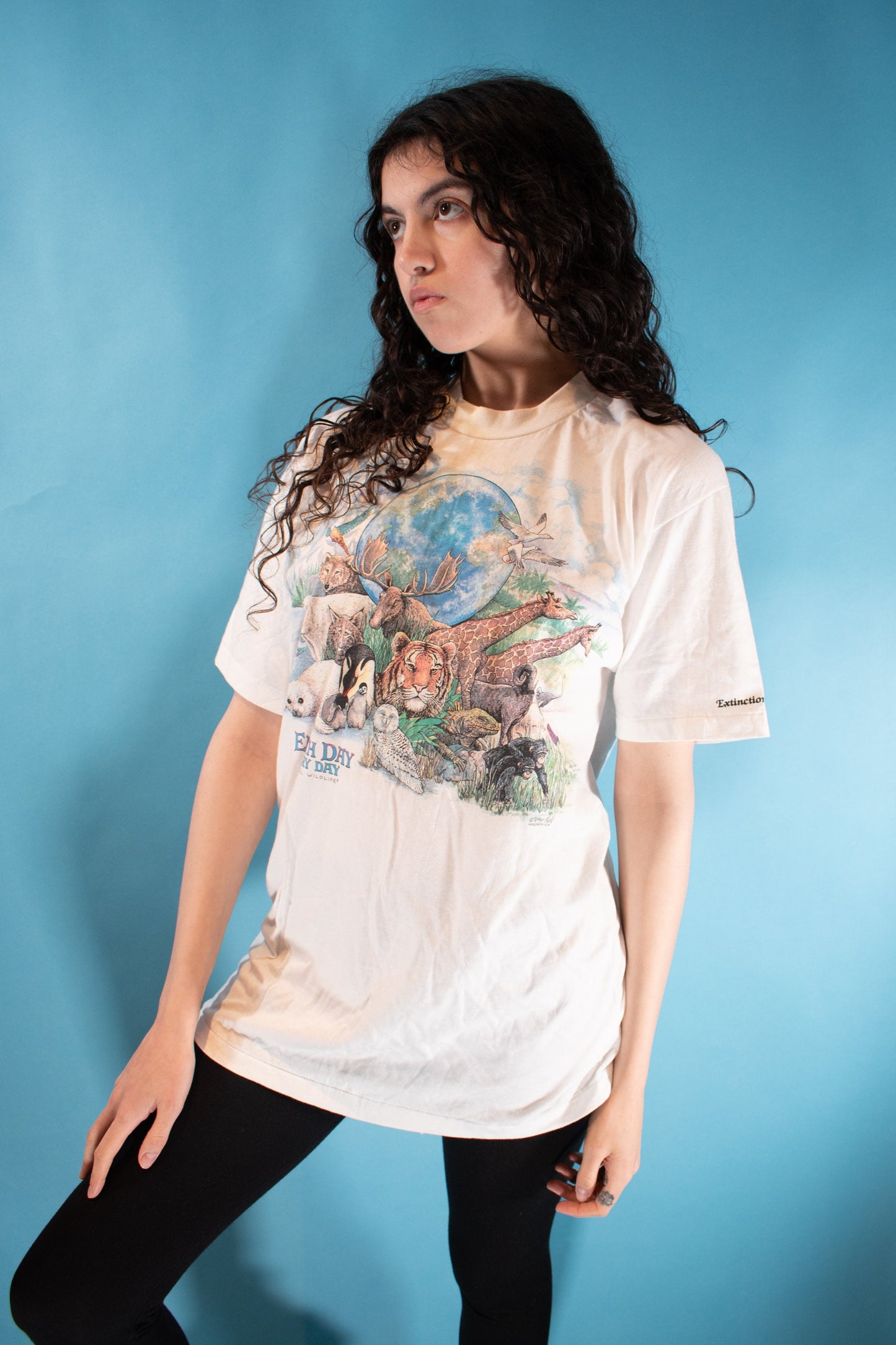 Vintage 1990s Size L Earth Day Graphic T-Shirt.