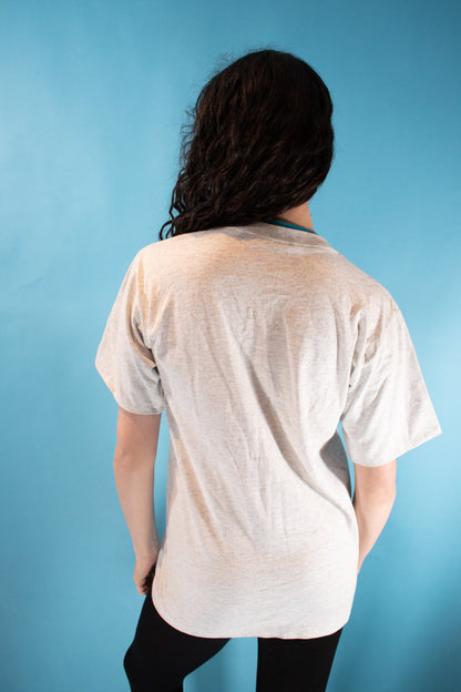 Vintage 1980s Size M Graphic Print T-Shirt in Grey.