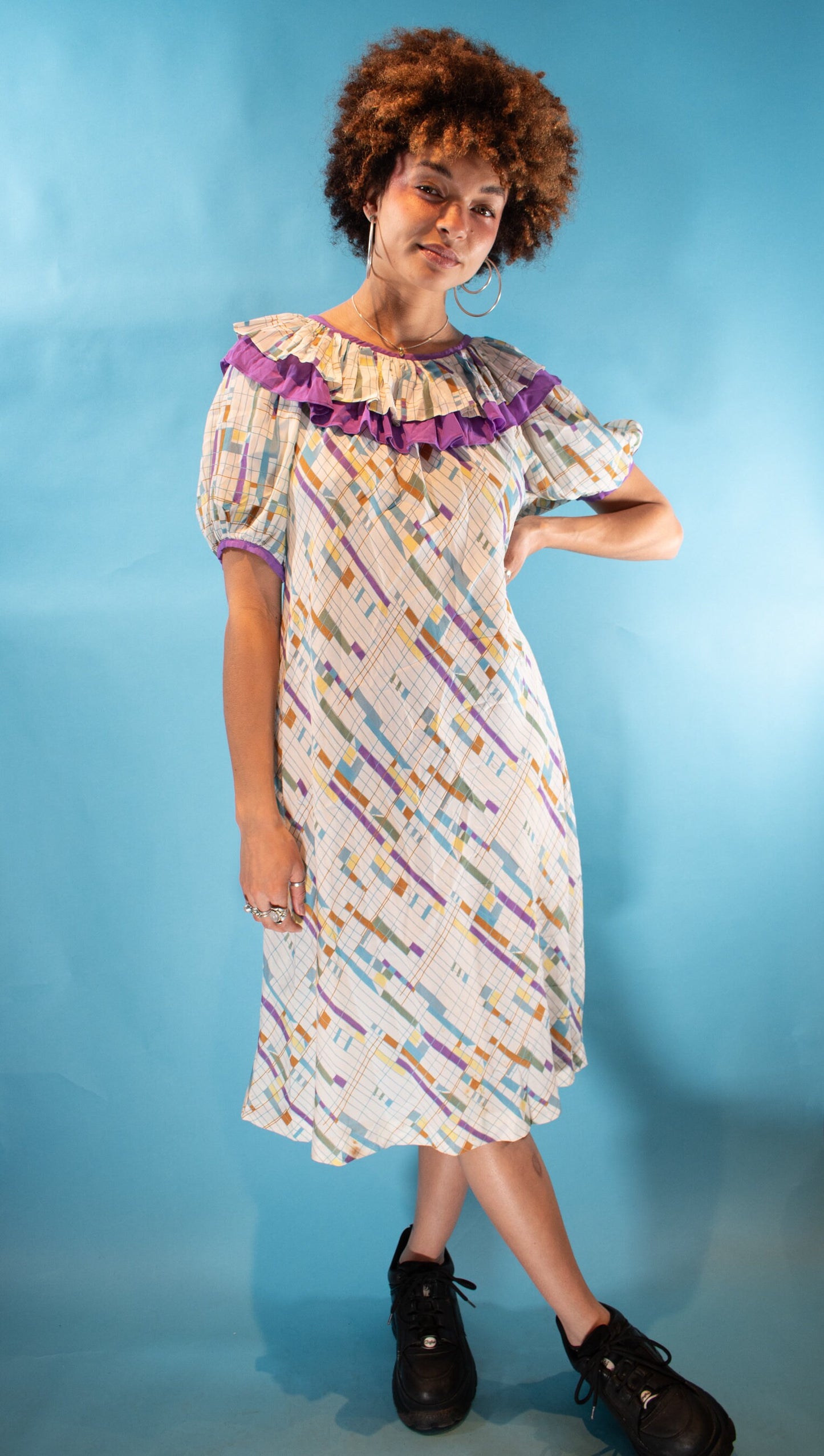 Vintage 1980s Size M Midi Dress in Geometric White and Purple.