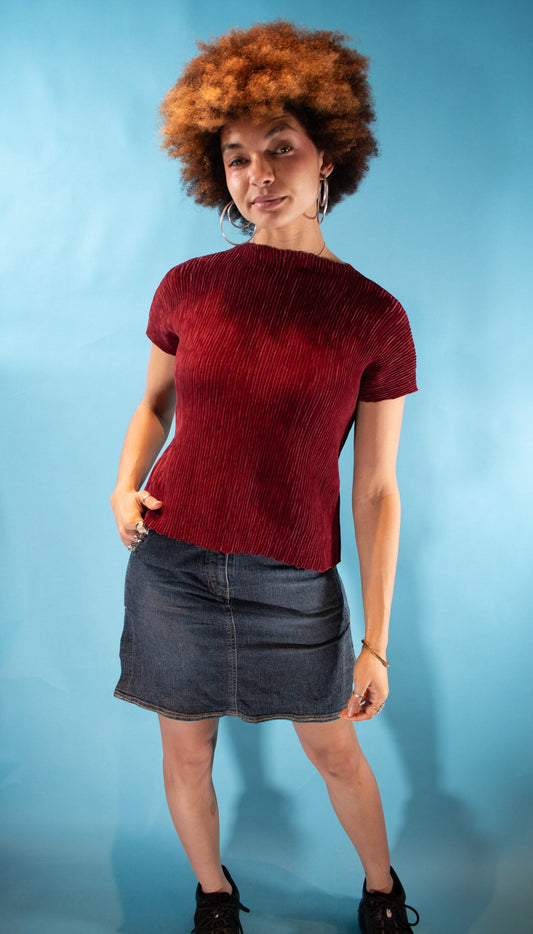 Vintage Y2K Free Size Crinkle Plisse Top in Burgundy.