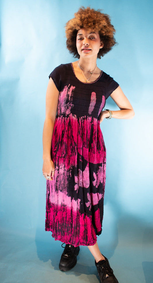 Vintage Y2K Free Size Shirred T-Shirt Maxi Dress in Black & Pink Tropical Print.
