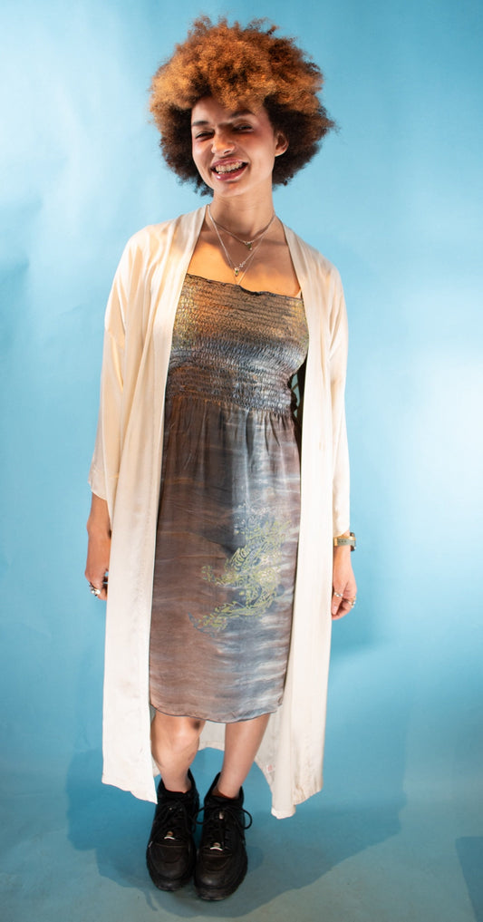 Vintage 1980s One Size Silk Embroidered Full Length Robe in Ivory.